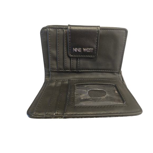 Nine West Gray & Black Wallet 7-Card Slots 4-Pockets 1-Zippered Magnetic Closure - Picture 3 of 5